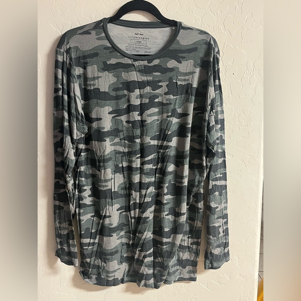 NWOT Little Sleepies Gray Camouflage Long Sleeve Shirt Mens large